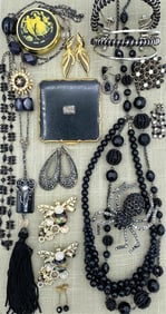 22 pc Art Deco to 90s Beauty Compacts & Vintage Raven Black Spider & Bee Jewelry Collection