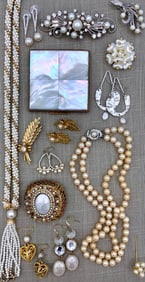 21 pc Mid Century Mother of Pearl REX Beauty Compact & Vintage Faux Pearl Jewelry Collection