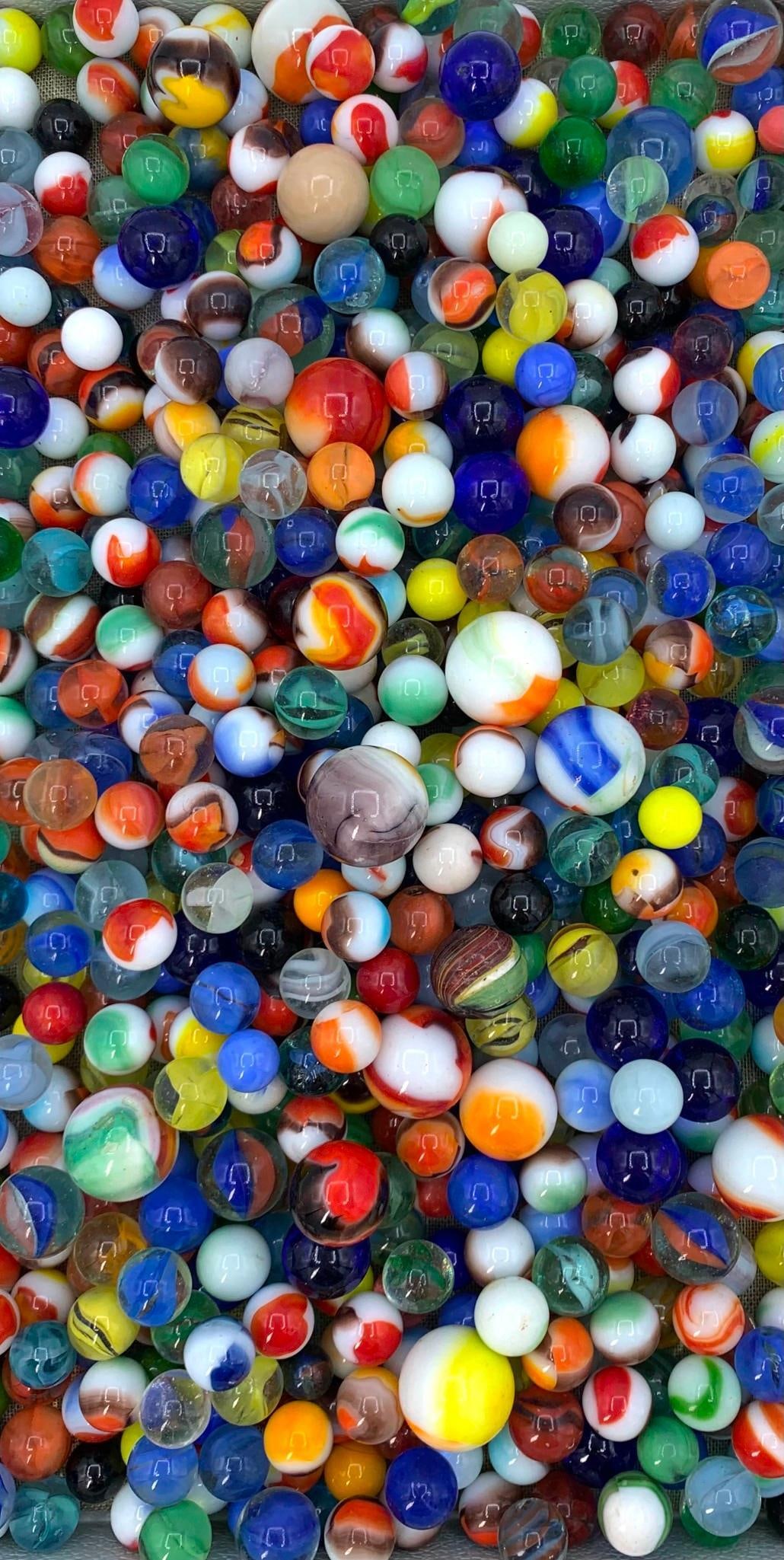 Huge 585 pc Vintage Glass Marble & Shooter Collection (1 of 19)