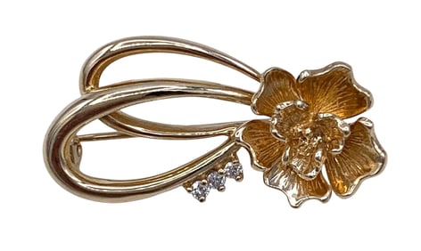 5.2 Grams 14k Yellow Gold & Diamonds Floral Brooch