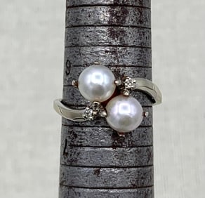 Timeless 10k Gold & Twin Cultured Pearl Diamond Accent Ring