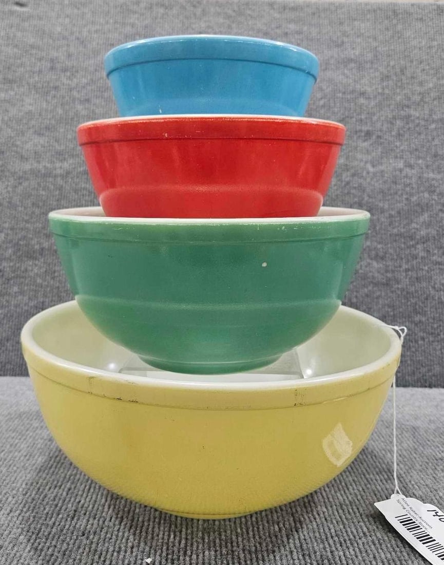 Pyrex Primary Colors 4pc mixing bowl set (1 of 6)