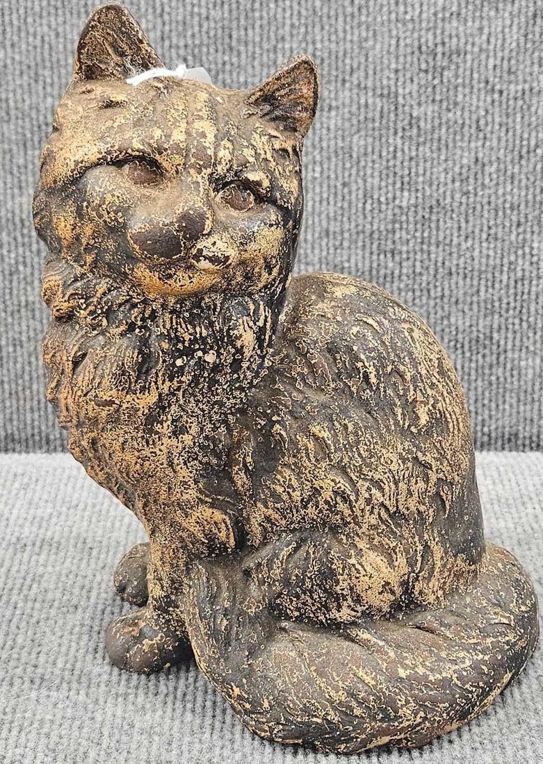 Hubley Persian Cat cast iron Doorstop: Shows patina but overall is a good solid piece!! 9in tall.