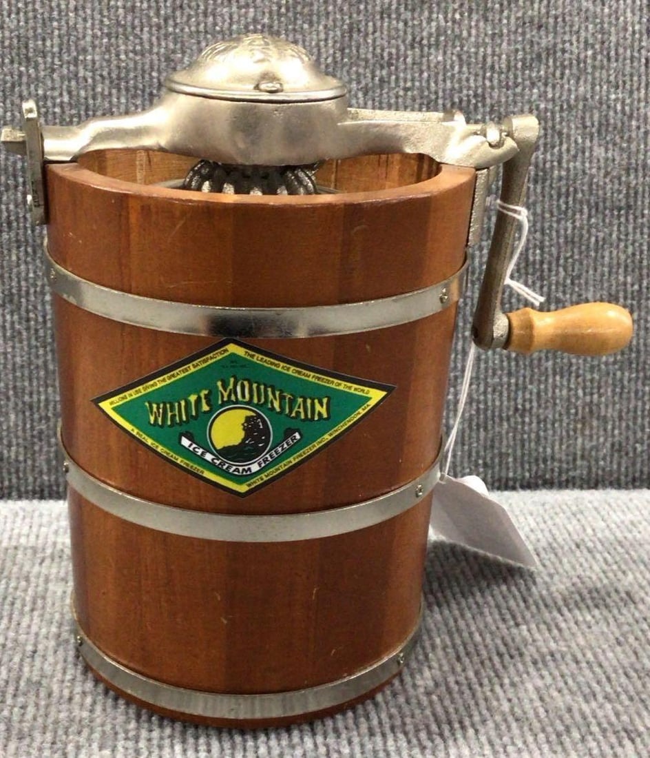 White Mountain Salesman Sample/Minature Ice Cream Freezer (1 of 4)