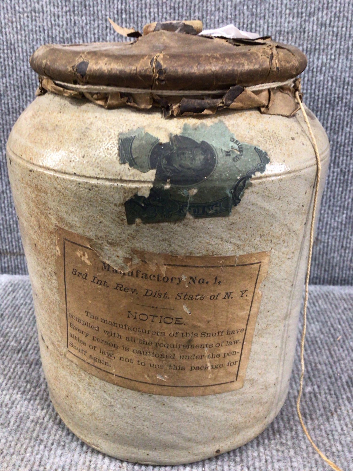W.H. Gilbert & Co's stoneware Maccoboy Snuff jar (1 of 8)