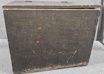 Early Dark Green painted dovetailed box