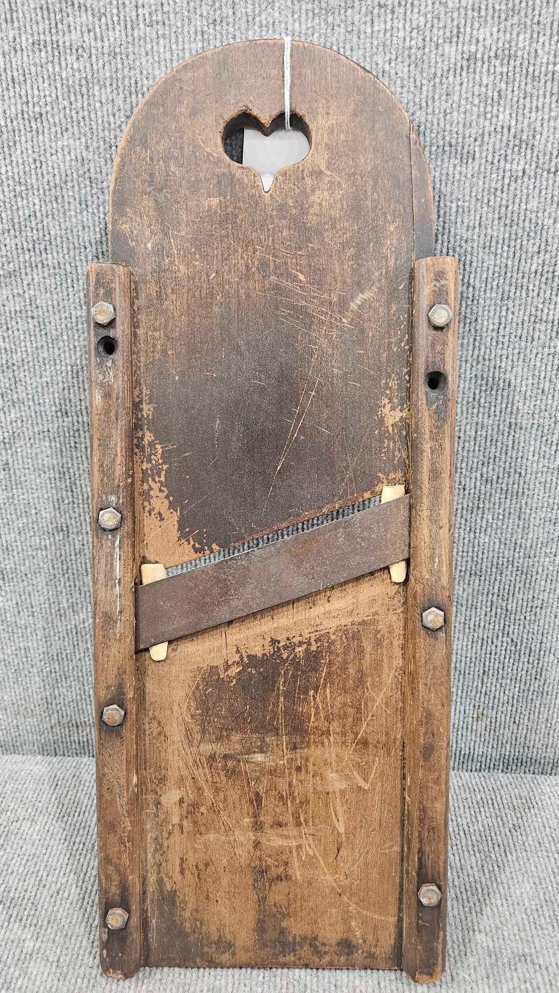 Primitive slaw cutter (1 of 9)