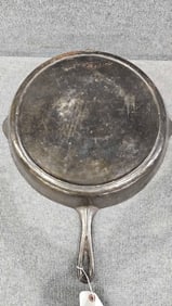 Unmarked Griswold #14 cast iron skillet