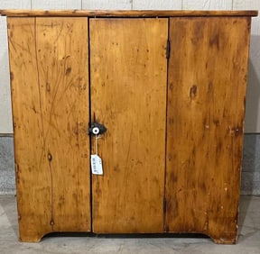 Early American Country Single door cabinet