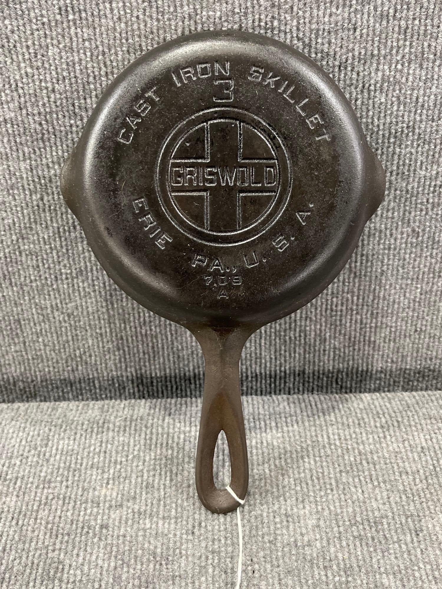 Griswold #3 cast iron skillet (1 of 3)
