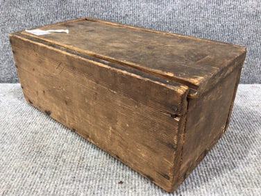 Primitive slide top candle box