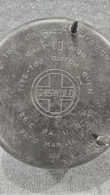 Griswold #10 Footed Tite-Top Dutch Oven