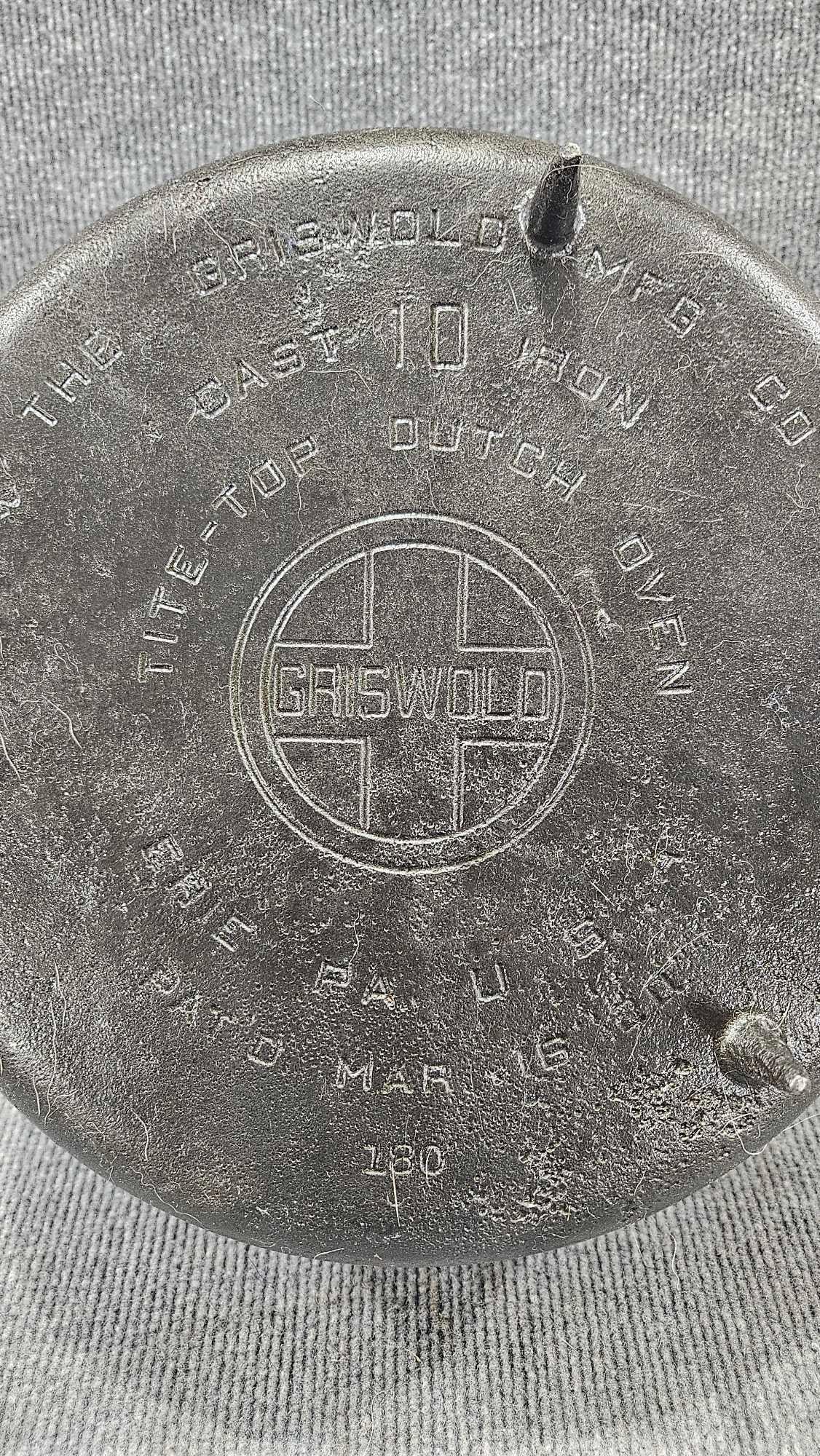 Griswold #10 Footed Tite-Top Dutch Oven (1 of 10)