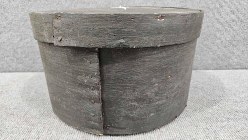 Primitive painted pantry box
