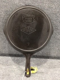 Favorite Piqua Ware/Miami Dual logo #7 skillet