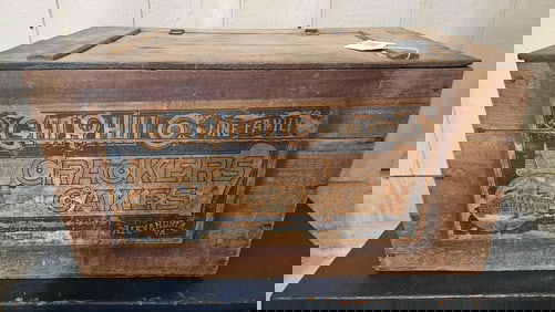 Geo R. Hill Co Crackers and Cakes shipping box