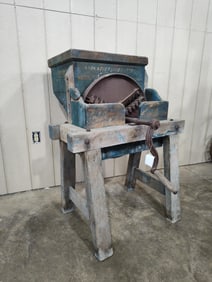 The Splummus Ames Vegetable Cutter