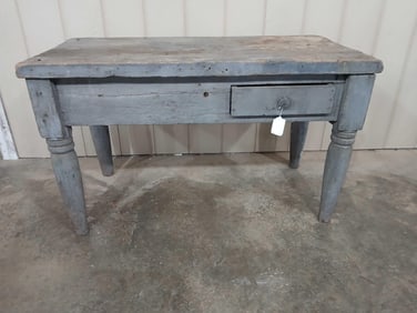 Early painted Farmhouse 1drw table
