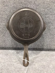 Griswold #4 "Erie" 702 cast iron skillet