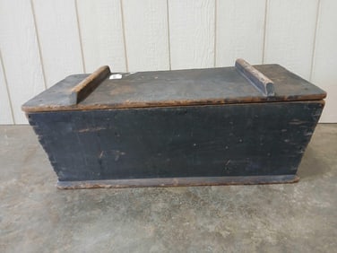 Nice painted dovetailed dough box