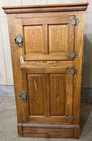 Great early Oak 2-door Icebox