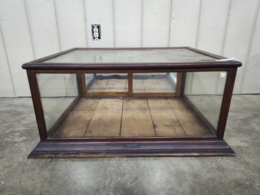 The Sun Mfg Co Country Store showcase