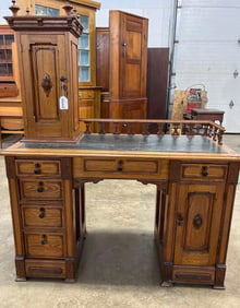 Fancy early oak knee hole desk w/ side cubbie