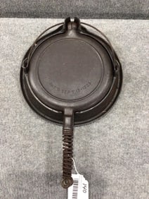 Unmarked Wagner Waffle Iron