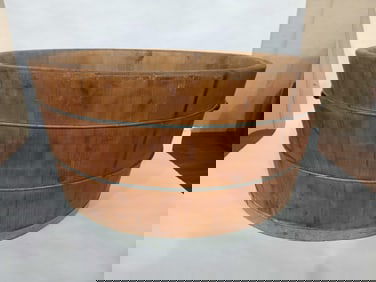 Nice clean wooden tub