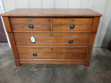 Early Beadboard front 4drw dresser
