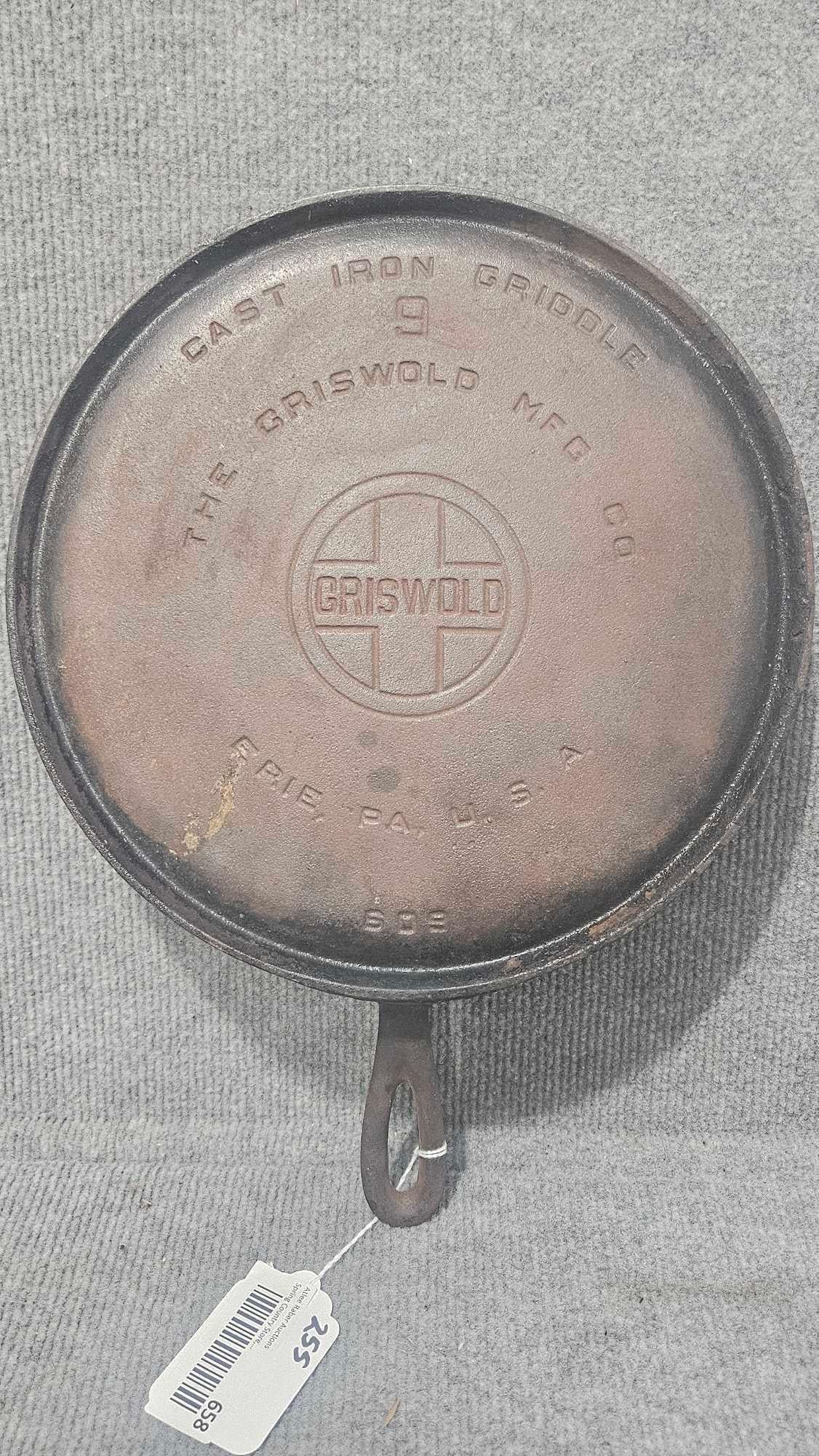 Griswold #9 cast iron griddle (1 of 7)
