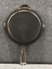 Rare Griswold #5 skillet with hinge tab