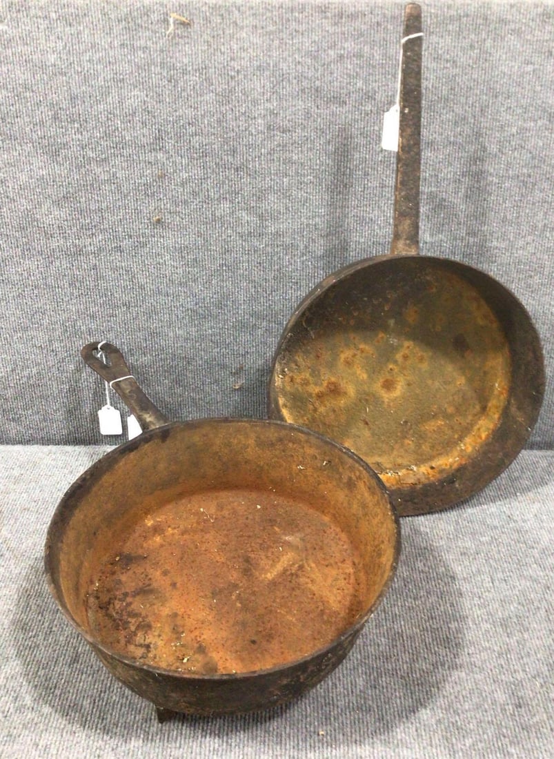2-Early Hearthenware Fireplace footed cooking pots (1 of 8)