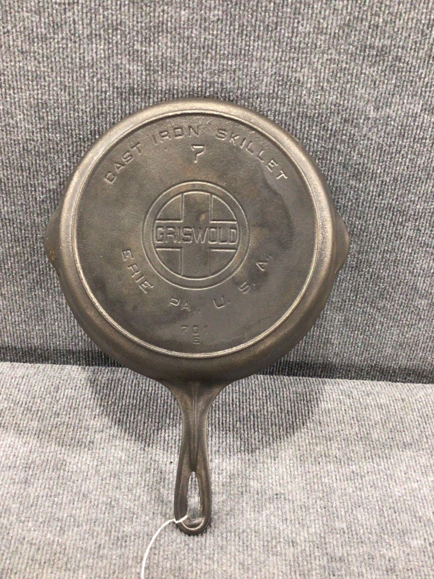 Griswold #7 cast iron skillet (1 of 5)