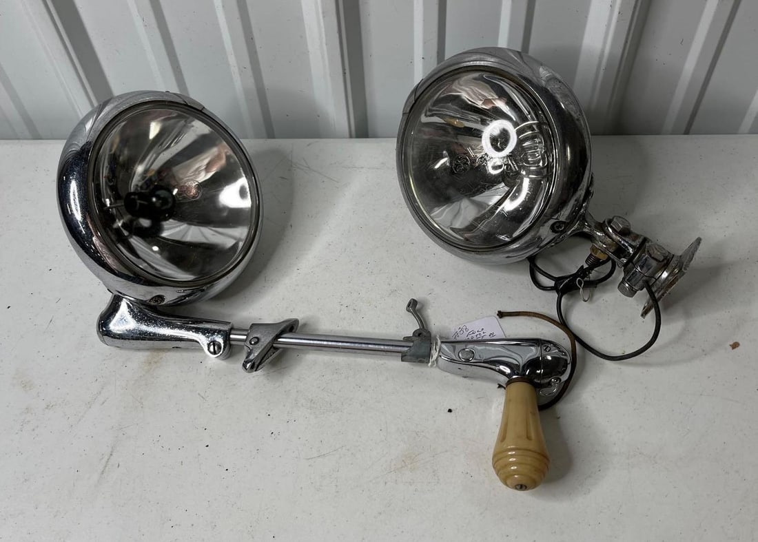 Ford & Unity Spot Lights (1 of 5)