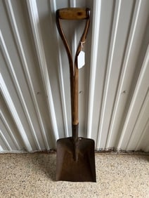 Early Split Handle #4 Shovel