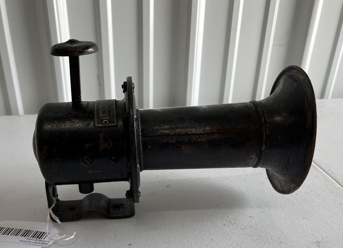 Paramount Hand Auto Horn (1 of 4)