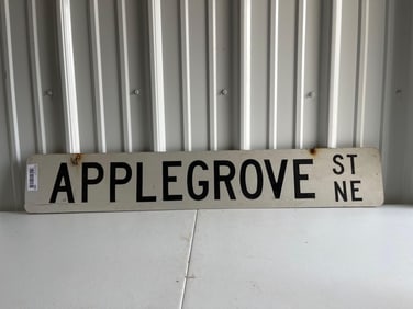 Applegrove St Street Sign