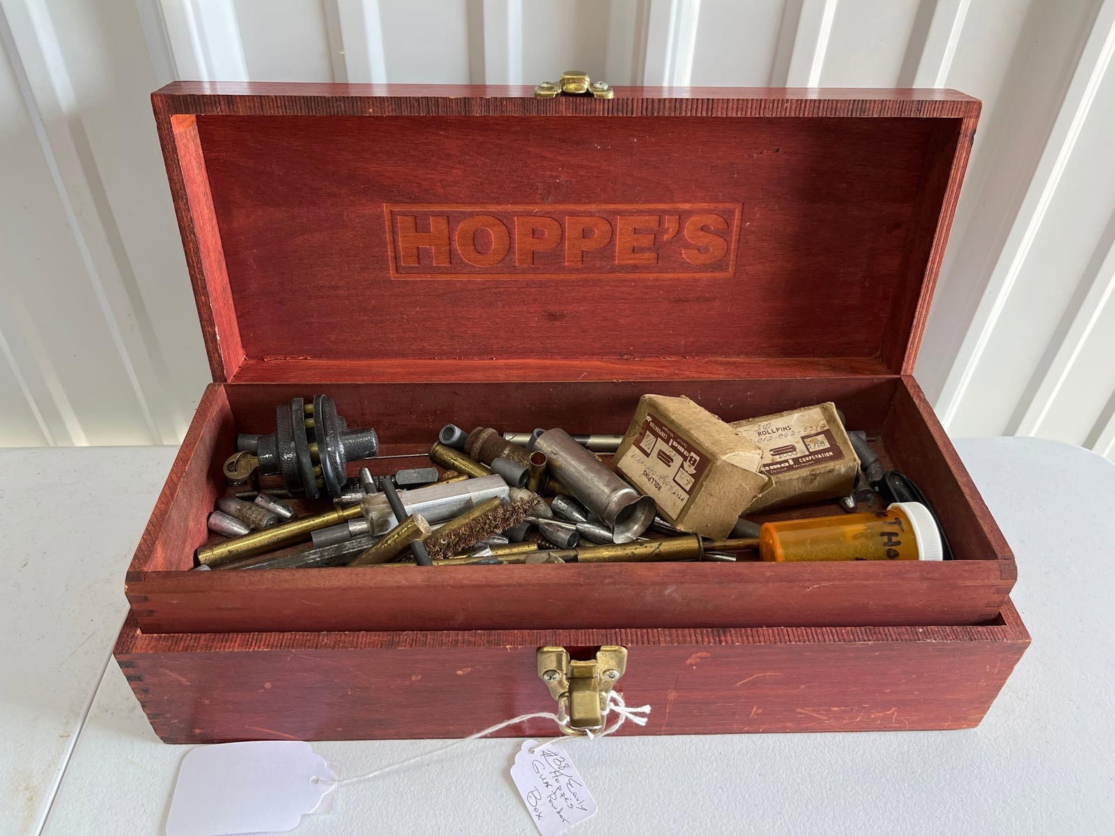 Hoppes Wooden Black Powder Box (1 of 8)