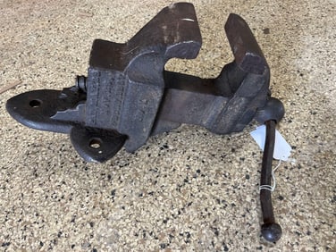 C. Parker Meriden Ct Bench Vise