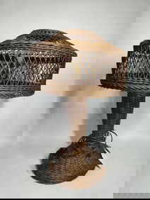 VINTAGE WICKER RATTAN ELECTRIC TABLE LAMP