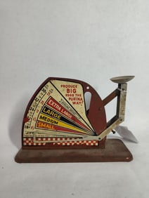 VINTAGE PURINA EGG SCALE WITH GREAT GRAPHICS