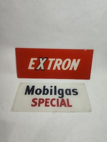 VINTAGE EXTRON AND MOBILGAS SPECIAL GLASS PUMP PLATES
