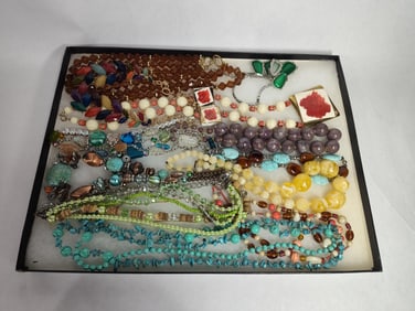 GREAT LOT OF VINTAGE COSTUME BEADED AND STONE NECKLACES
