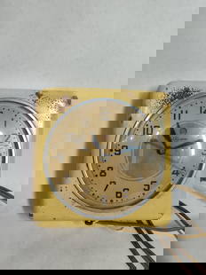 General Electric Wall Clock: Model 2H08, some spotting to body. Works well