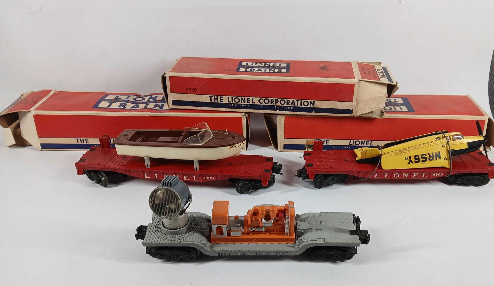 Lionel Train Cars & Caboose (1 of 8)
