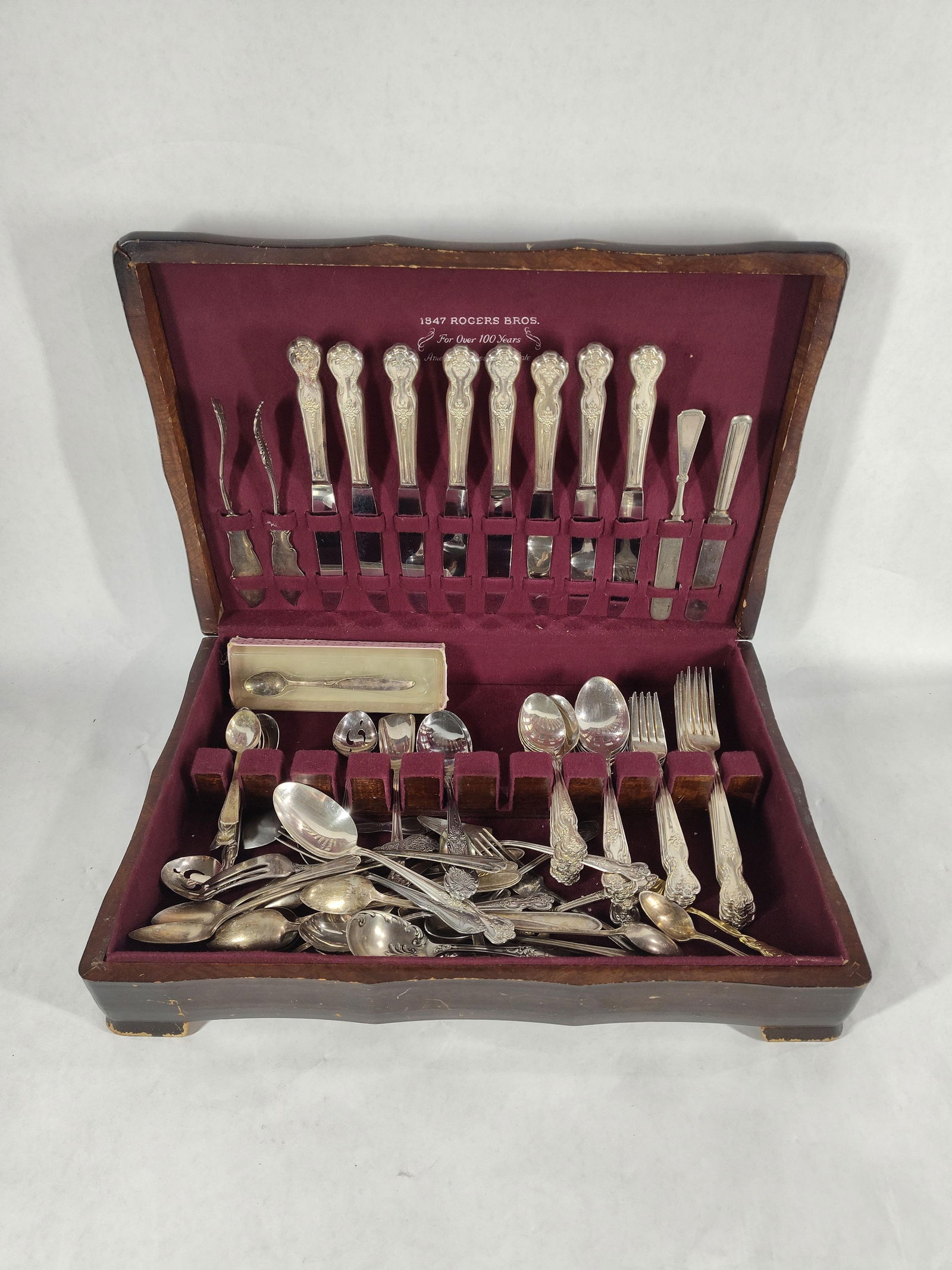 Roger Bros Silverware (1 of 5)