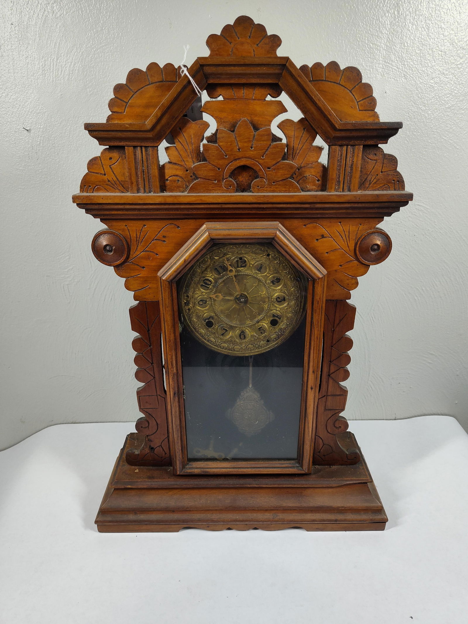 Key WInd Gingerbread Mantle Clock (1 of 6)