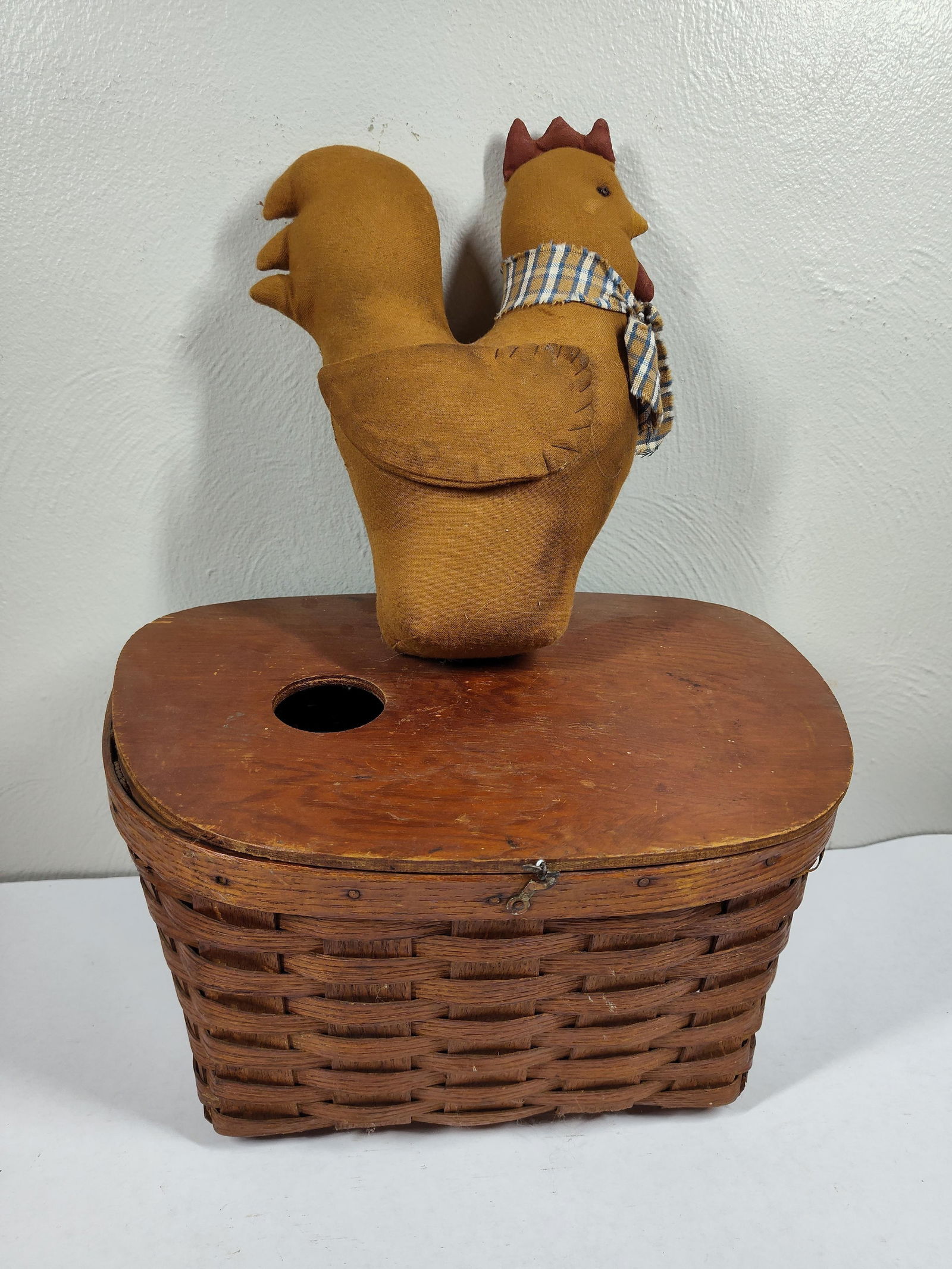 Wonderful Early Peterboro Basket & Fabric Rooster (1 of 6)