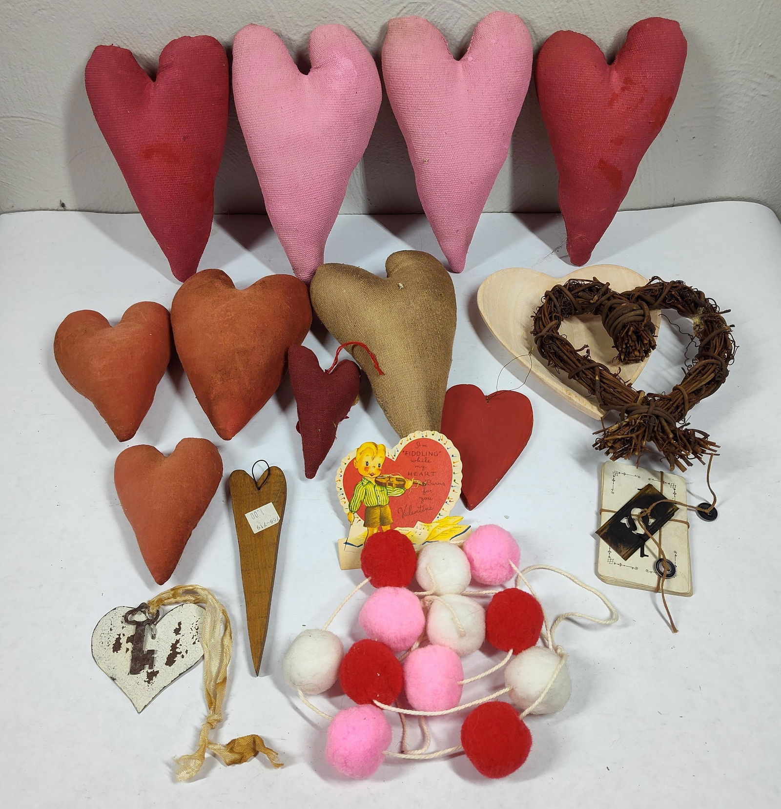 Handmade Valentine Primitive Decor (1 of 5)